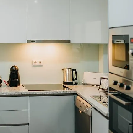 Lechartier 4 Apartman *